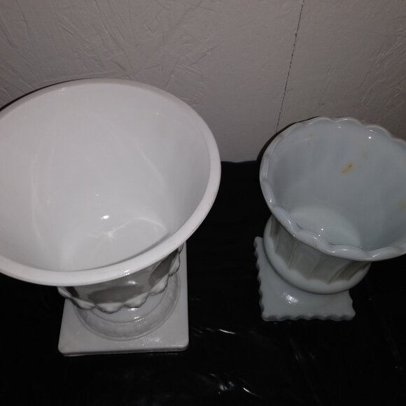 Vintage Milk Glass Vase/ Planters (2 ) - Picture 5 of 11